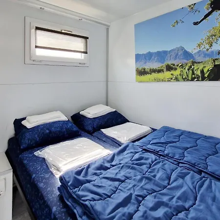 2 Bedroom Amazing Ship In Amsterdam